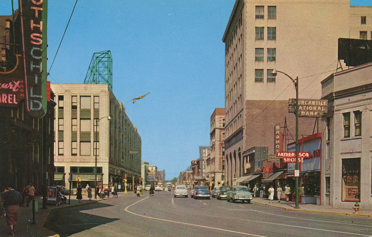 Hohman Avenue in downtown Hammond on a 1956 postcard