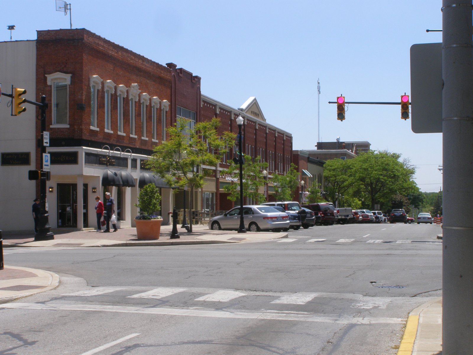 Franklin Street east of the Porter County Courthouse in Valparaiso. Illustrative; not the Campbell Street scene.